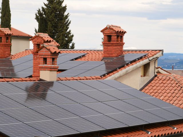 Options et aides pour l&rsquo;installation de panneaux solaires en 2026