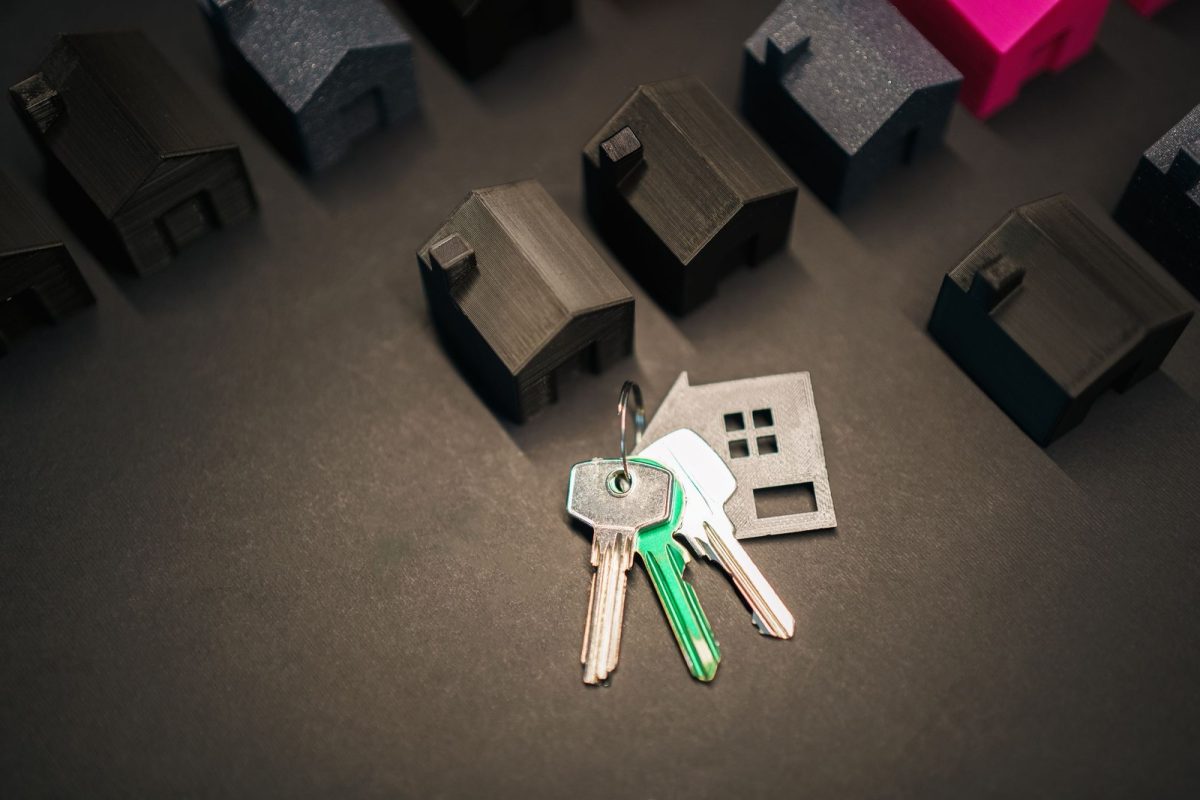 Porte-clés en forme de maison pour un logement meublé