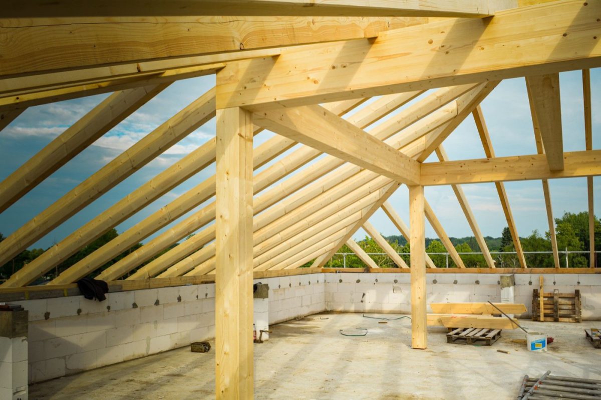 Isolation des combles sans déposer la toiture : guide pratique