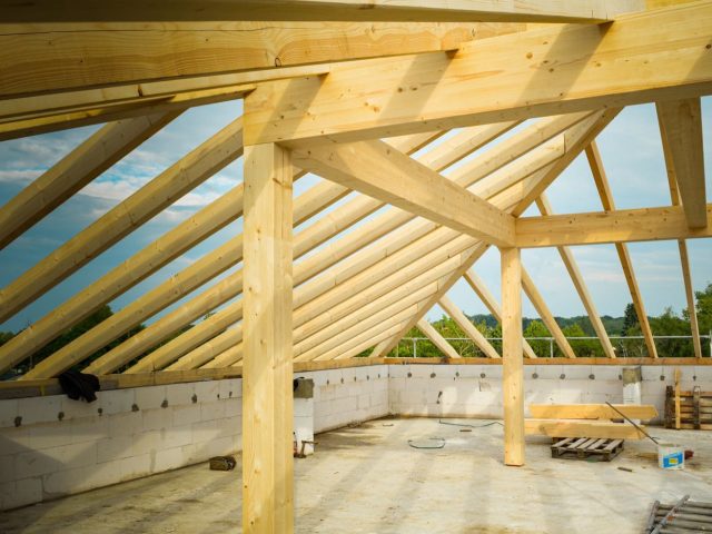 Isolation des combles sans déposer la toiture : guide pratique