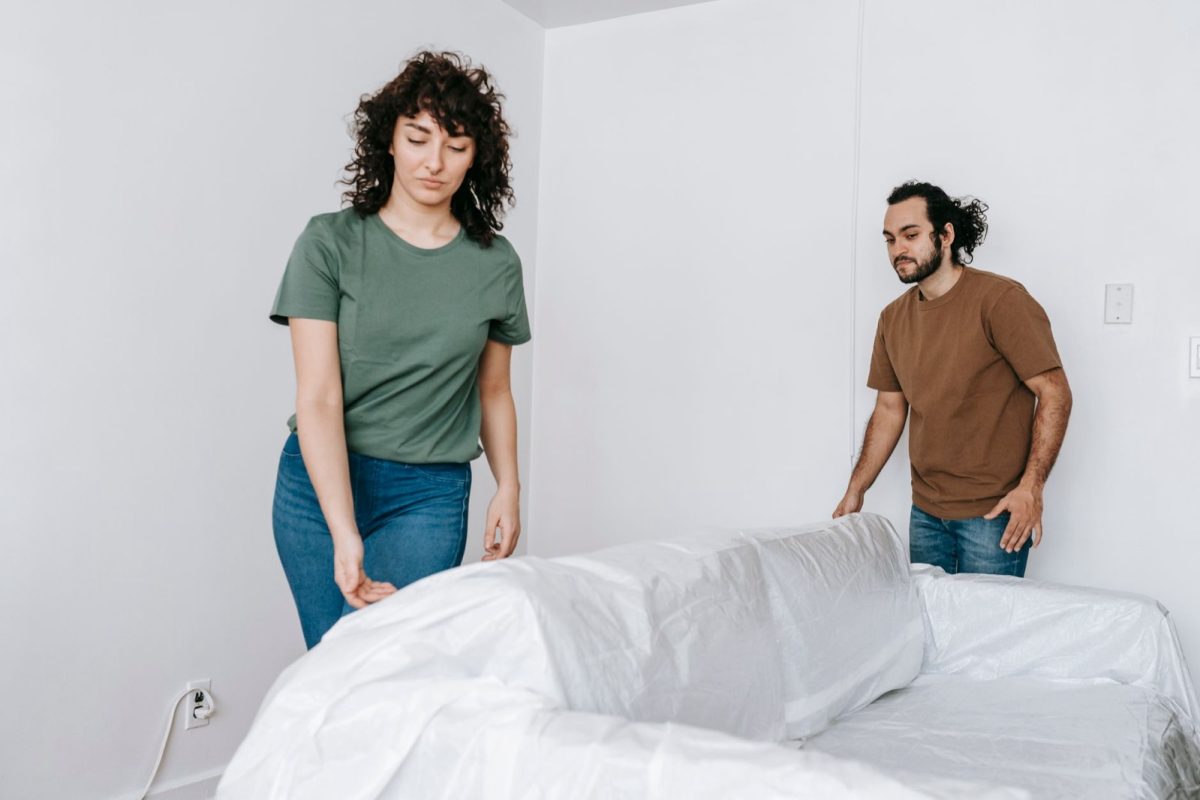 Rénover en habitant sur place : ce qui est tenable ou pas